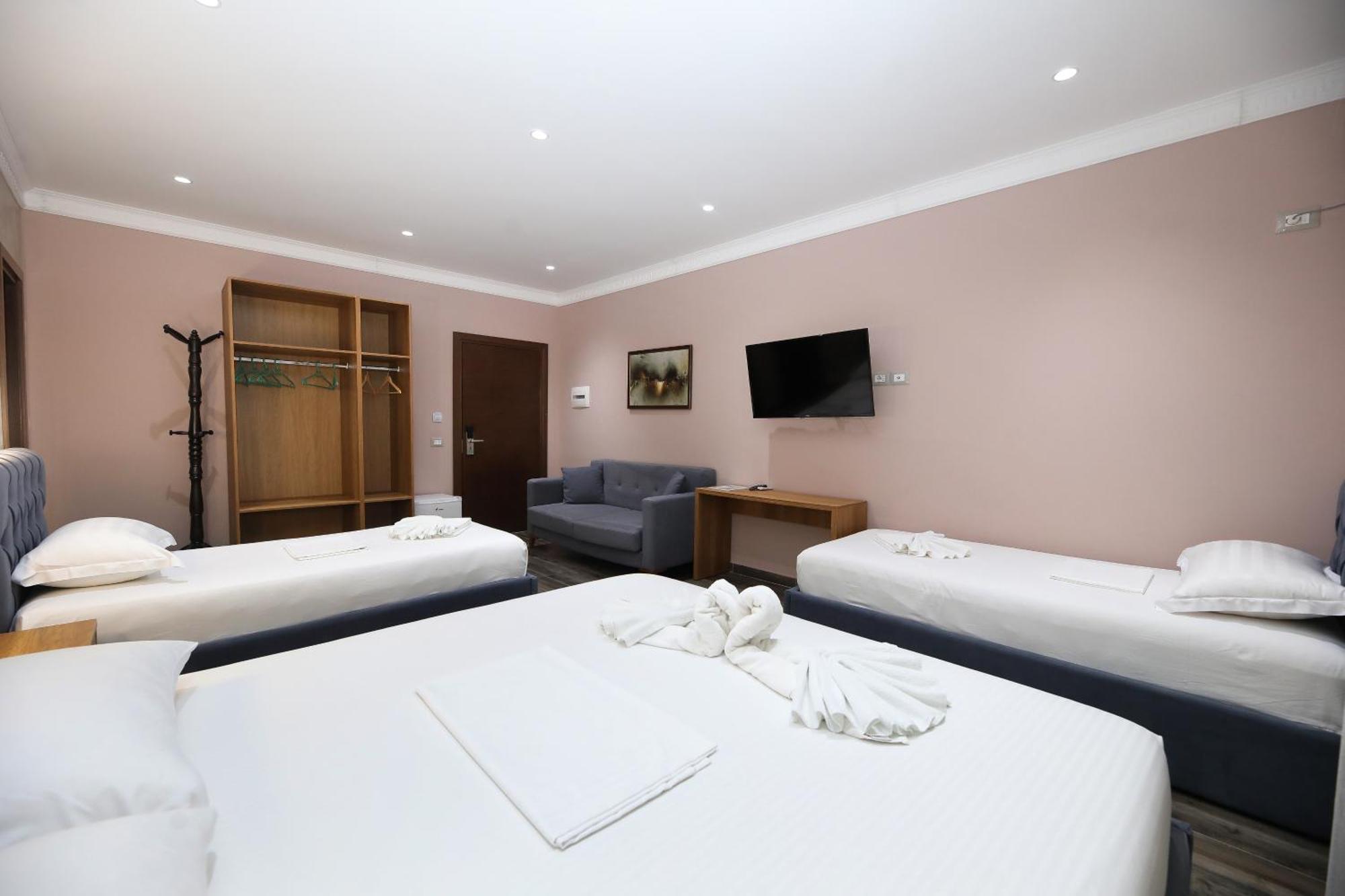 Salvadore Hotel 3*